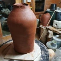 Vase modelé aux colombins