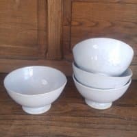 Bols sur pied en grès