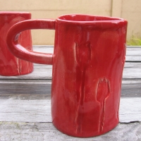 Mug rouge en faïence