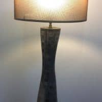 Lampe grise allumée