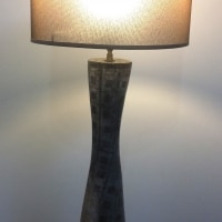 Lampe grise allumée