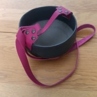Pot suspendu avec damier rose