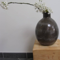 Vase en grès chocolat