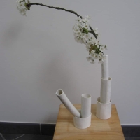Vase tubes en porcelaine